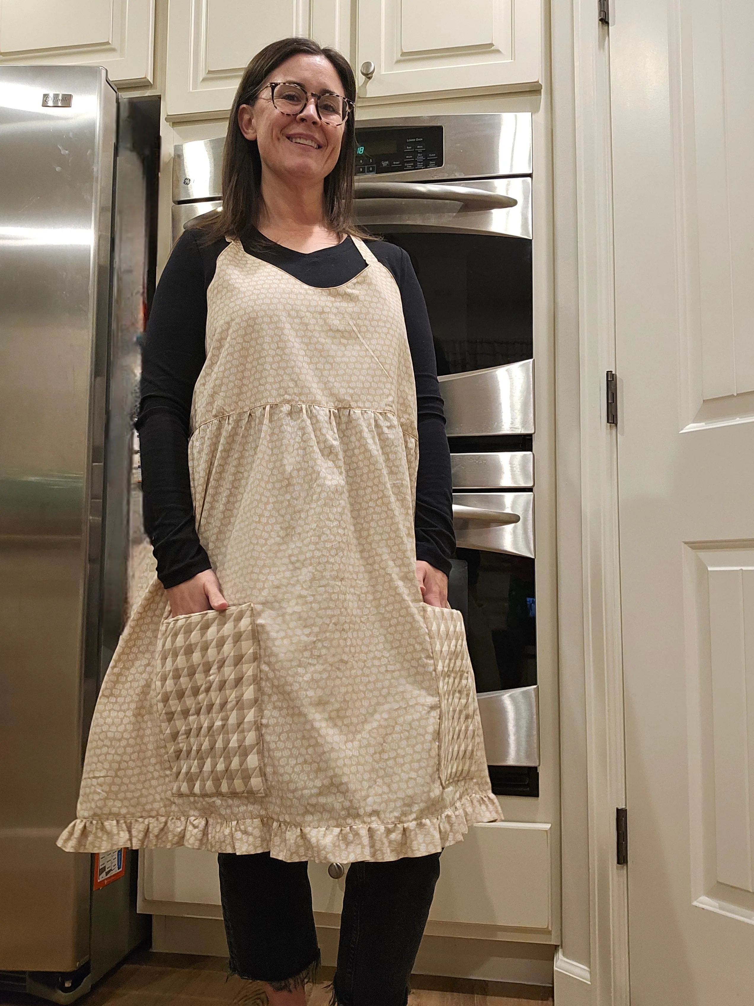 Brianna Built-in Oven Mitt Apron Pattern