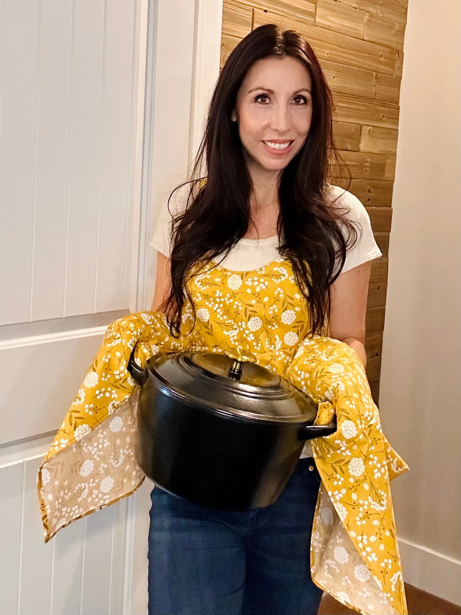 Brianna Built-in Oven Mitt Apron Pattern