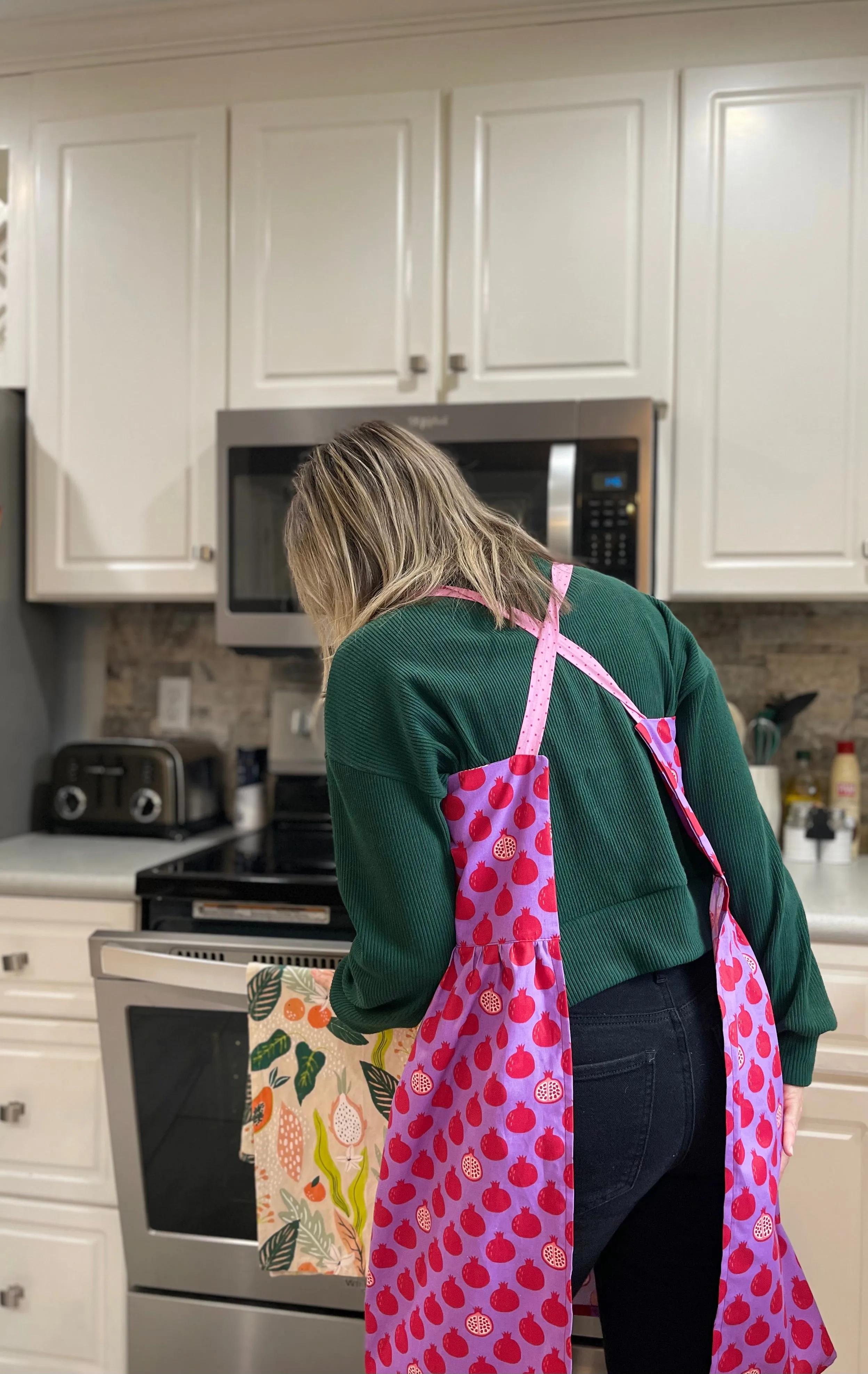 Brianna Built-in Oven Mitt Apron Pattern