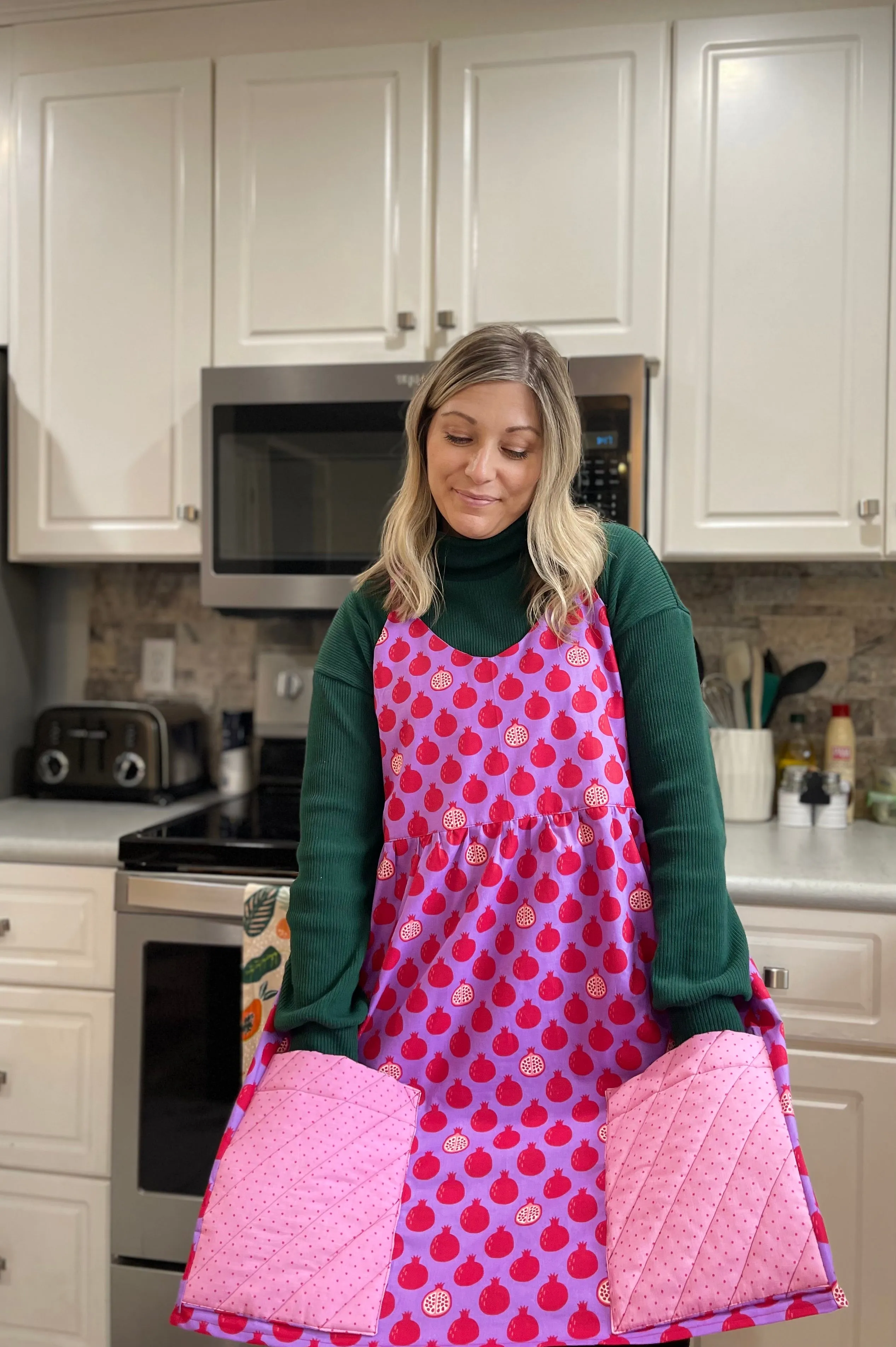 Brianna Built-in Oven Mitt Apron Pattern