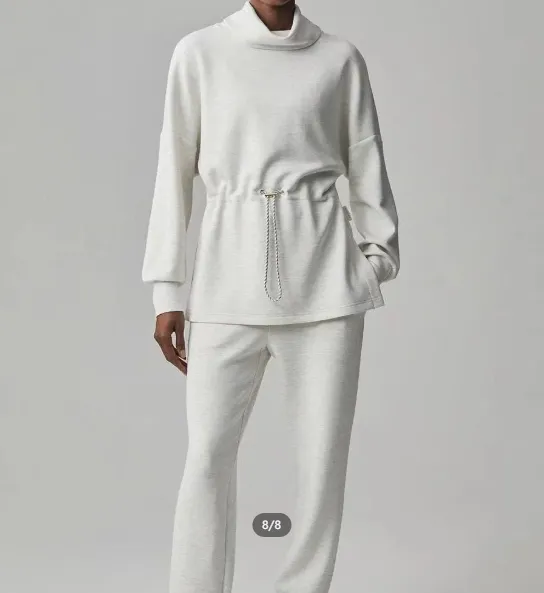 McKay - Comfortable and flattering sweatshirt